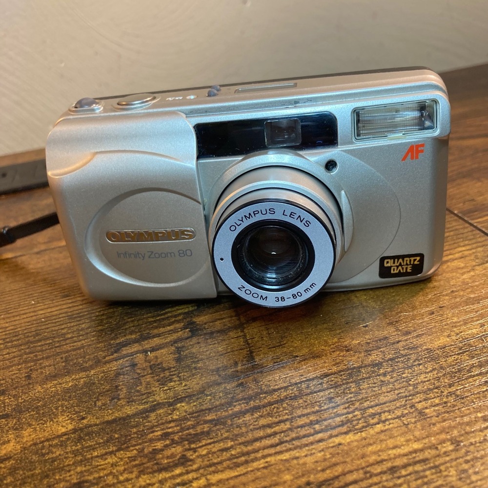 Olympus Infinity Zoom 80 Quartz Date 35mm Film Camera 38-80mm AF Silver Works